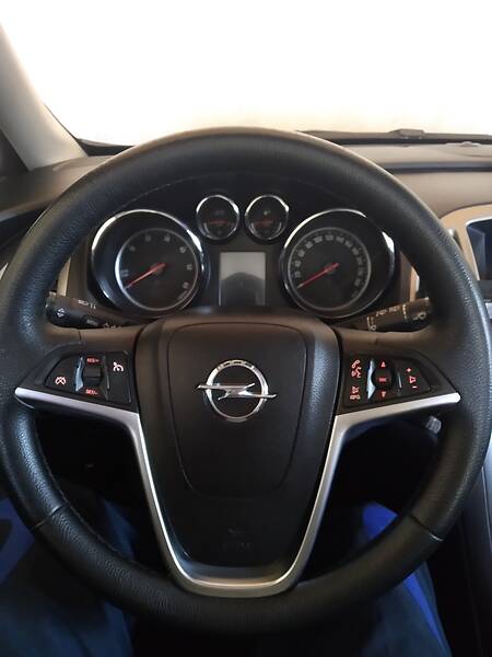 Универсал Opel Astra 2011 в Коломые