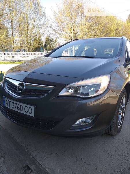 Универсал Opel Astra 2011 в Коломые