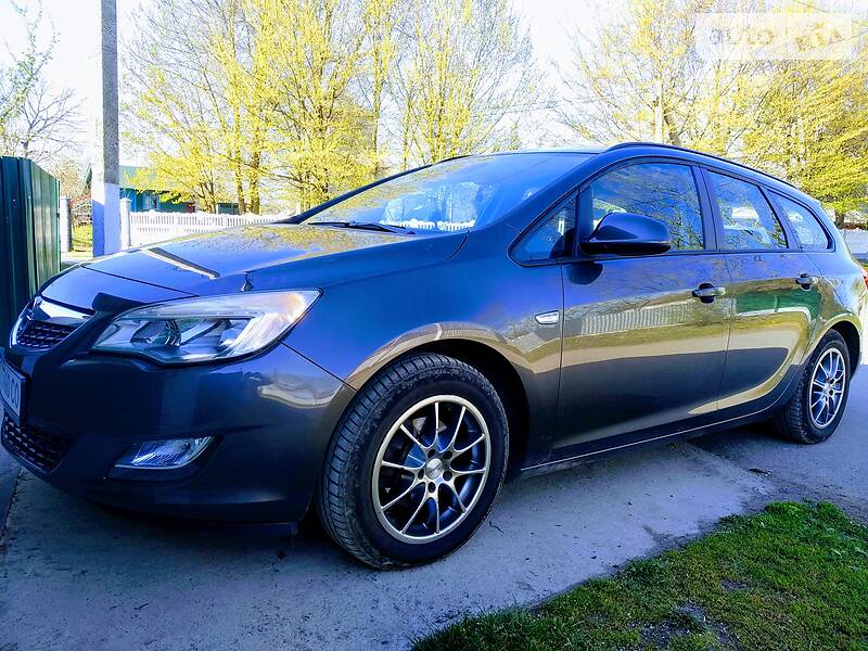 Универсал Opel Astra 2011 в Коломые