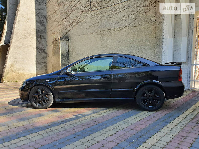Купе Opel Astra 2004 в Чернівцях