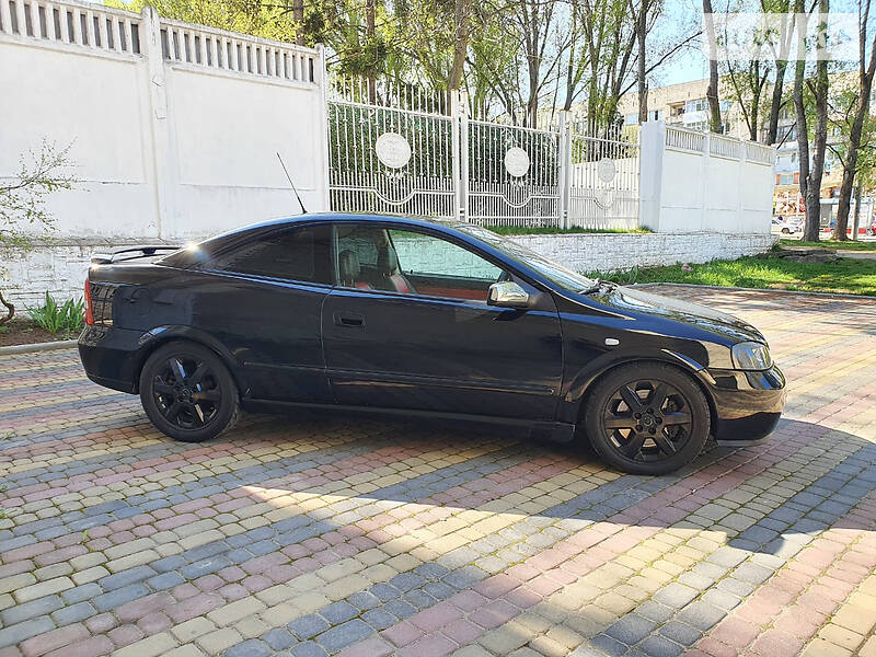 Купе Opel Astra 2004 в Чернівцях