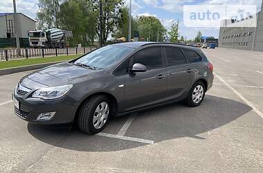 Opel Astra 2012