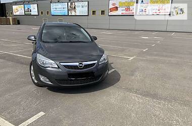 Універсал Opel Astra 2012 в Києві