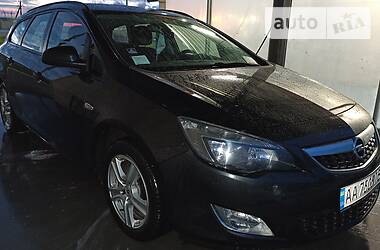 Універсал Opel Astra 2012 в 