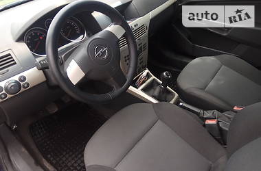 Хетчбек Opel Astra 2007 в 