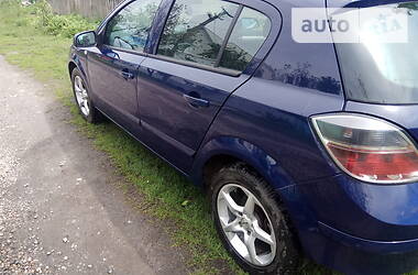 Хетчбек Opel Astra 2007 в 