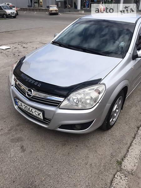 Хетчбек Opel Astra 2008 в Черкасах