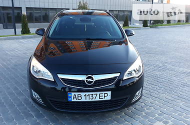 Універсал Opel Astra 2011 в 