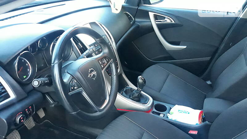 Універсал Opel Astra 2011 в Вінниці