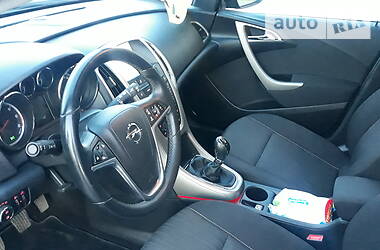 Універсал Opel Astra 2011 в 