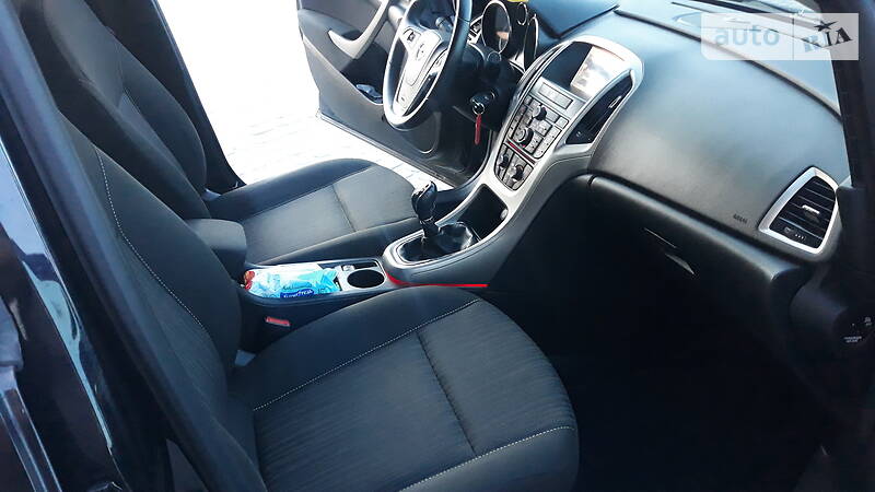 Універсал Opel Astra 2011 в Вінниці