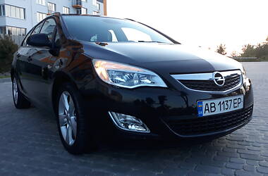 Універсал Opel Astra 2011 в 