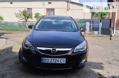 Opel Astra 2011
