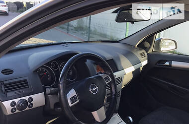 Хетчбек Opel Astra 2008 в 