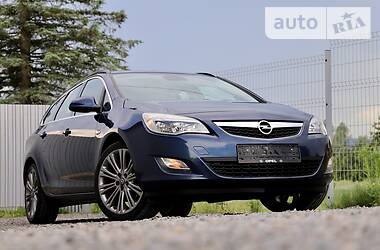 Универсал Opel Astra 2012 в Дрогобыче