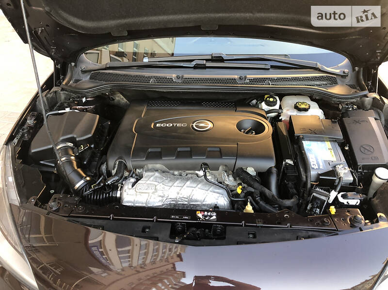 Универсал Opel Astra 2012 в Черновцах