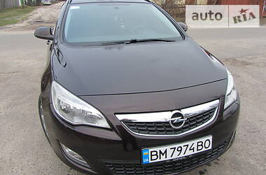 Універсал Opel Astra 2012 в Шостці