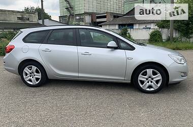 Універсал Opel Astra 2011 в 