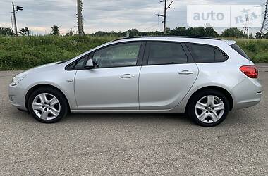 Opel Astra 2011