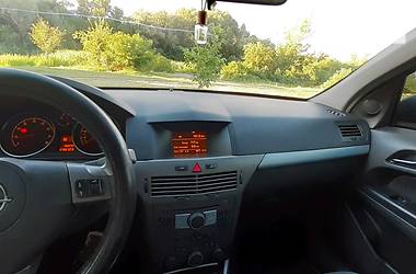 Хетчбек Opel Astra 2005 в 