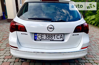 Универсал Opel Astra 2013 в Черновцах