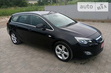 Opel Astra 2011