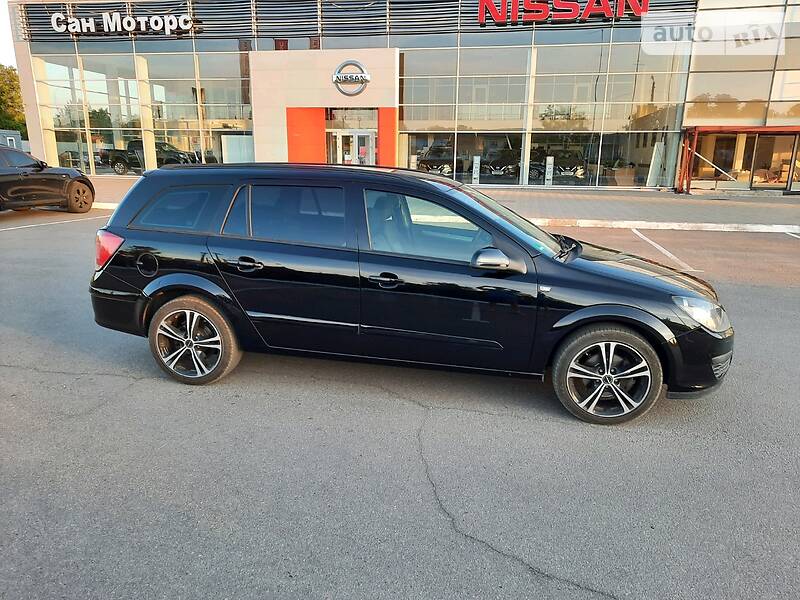 Універсал Opel Astra 2006 в Полтаві