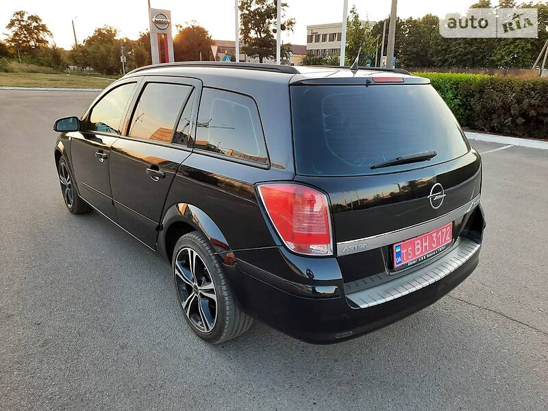 Універсал Opel Astra 2006 в Полтаві