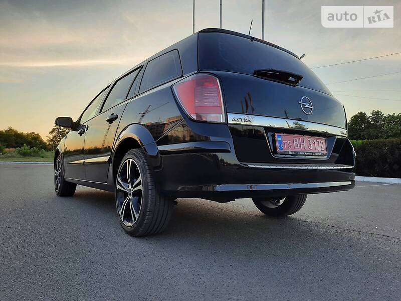 Універсал Opel Astra 2006 в Полтаві