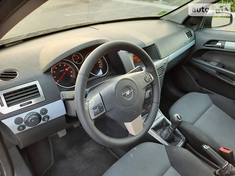 Універсал Opel Astra 2006 в Полтаві