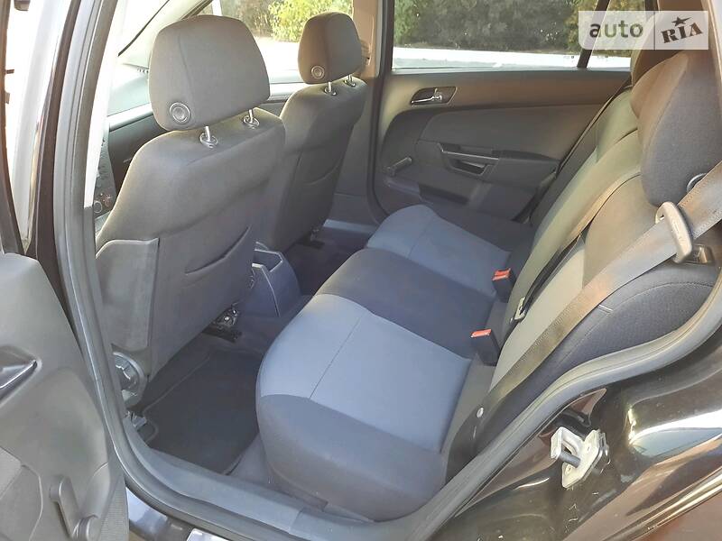 Універсал Opel Astra 2006 в Полтаві