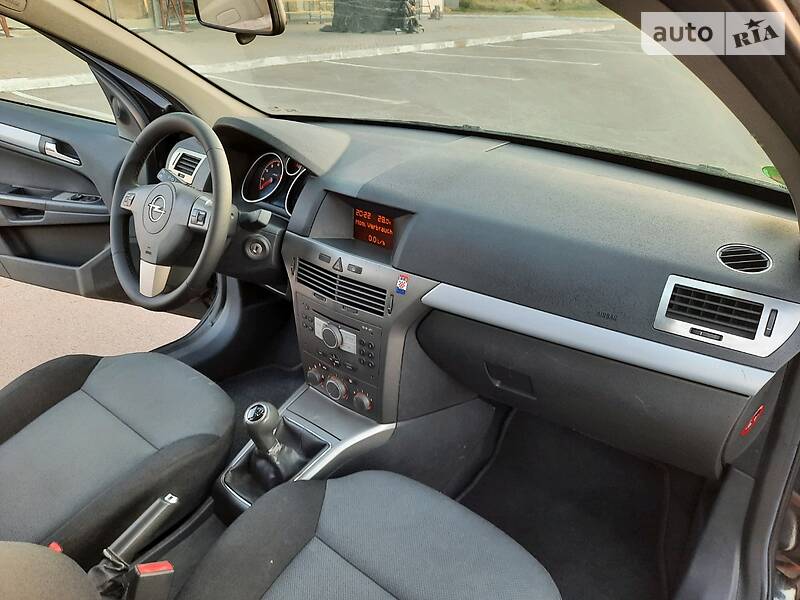Універсал Opel Astra 2006 в Полтаві