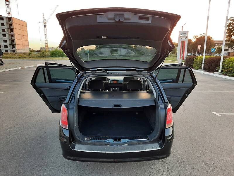 Універсал Opel Astra 2006 в Полтаві