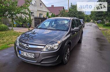 Универсал Opel Astra 2010 в Луцке