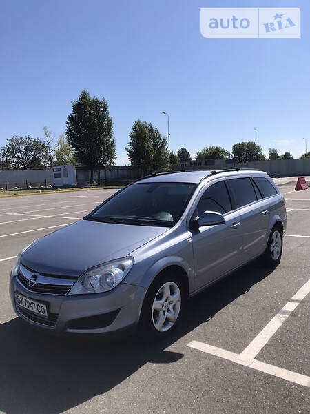 Универсал Opel Astra 2010 в Киеве