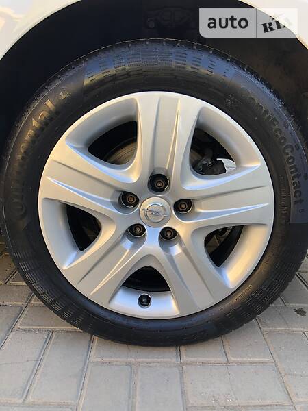 Універсал Opel Astra 2014 в Костянтинівці