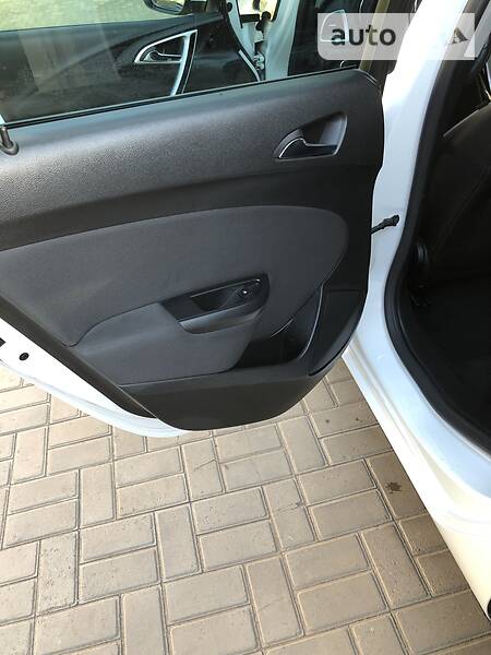 Універсал Opel Astra 2014 в Костянтинівці