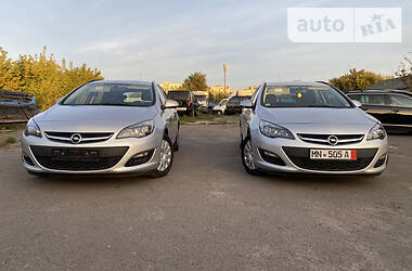 Седан Opel Astra 2013 в Луцке