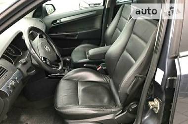 Универсал Opel Astra 2010 в Ровно