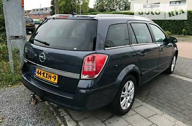 Универсал Opel Astra 2010 в Ровно