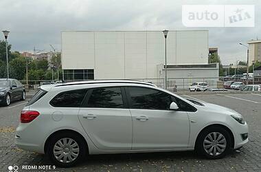 Универсал Opel Astra 2013 в Черновцах