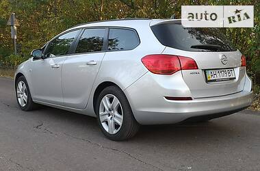 Универсал Opel Astra 2011 в Бахмуте