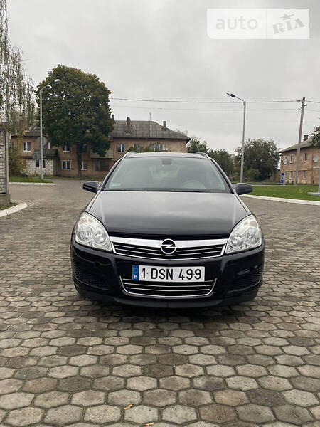 Универсал Opel Astra 2008 в Костополе