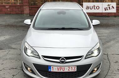 Универсал Opel Astra 2014 в Ровно