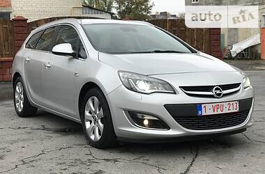 Универсал Opel Astra 2014 в Ровно