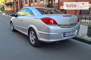 Кабриолет Opel Astra 2008 в Киеве