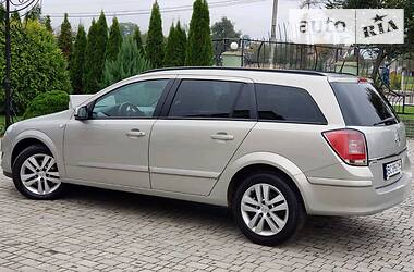 Универсал Opel Astra 2008 в Самборе