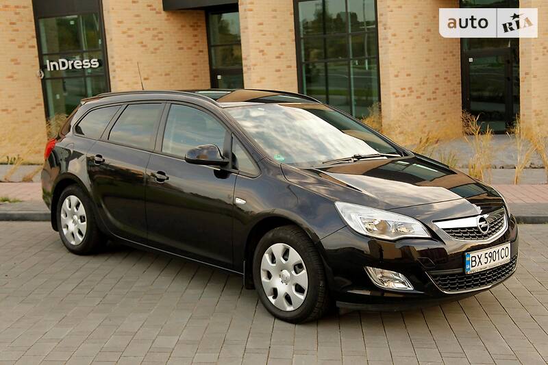Універсал Opel Astra 2011 в Хмельницькому