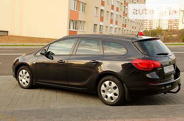Универсал Opel Astra 2011 в 