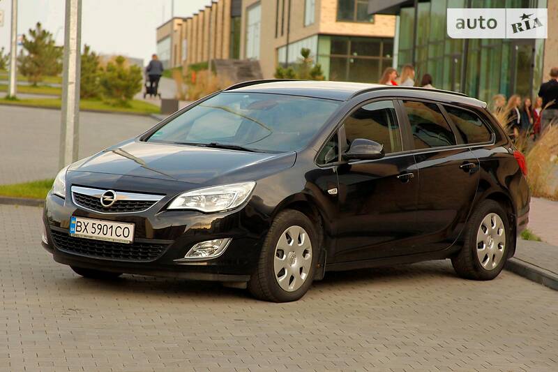Універсал Opel Astra 2011 в Хмельницькому
